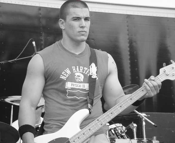Jeremy Kozak of hollowe at Utica Parkway, July 4, 2002