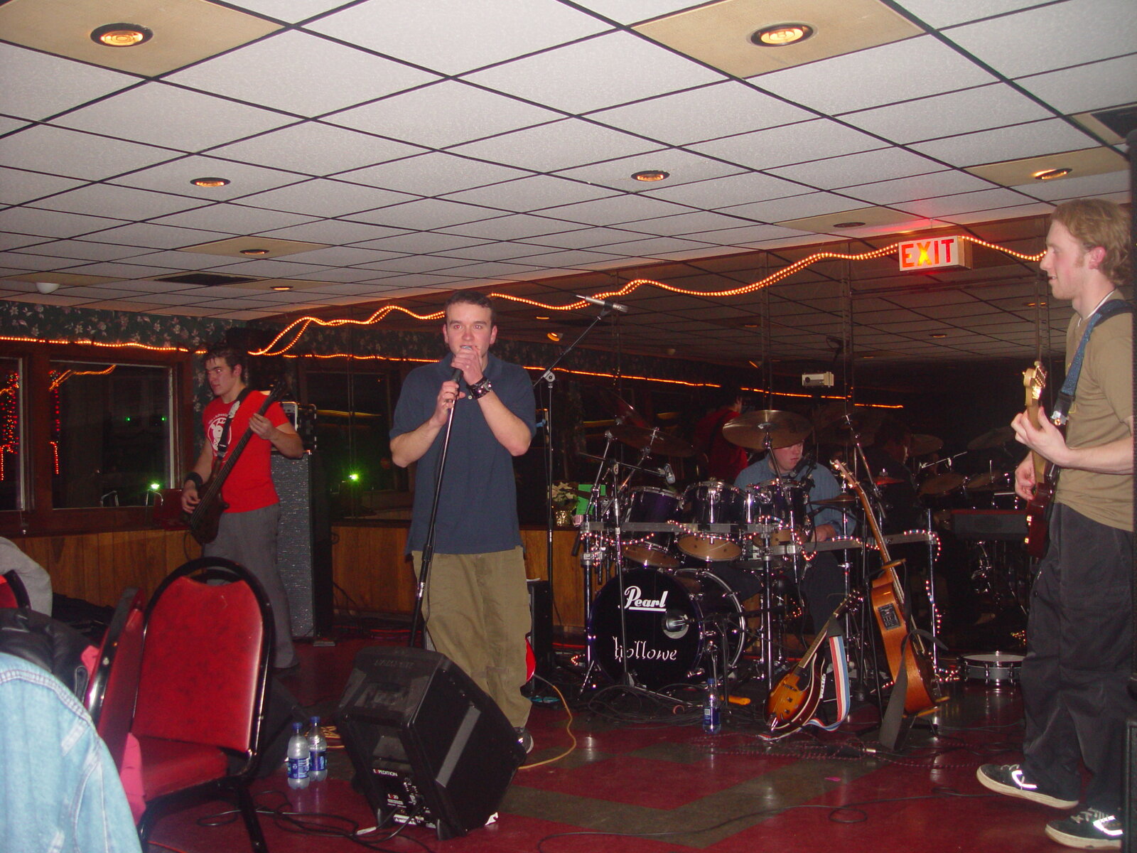 hollowe: Christmas show at Orchard Hall Restaurant, December 22, 2002